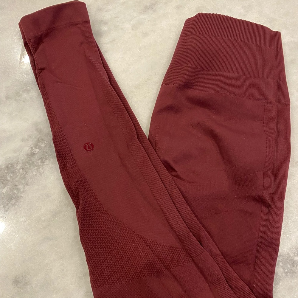 Lululemon Zone in Tights size 6